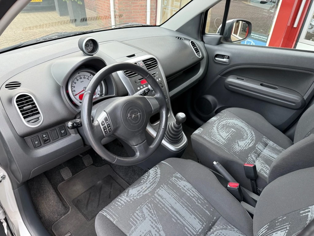 Hoofdafbeelding Opel Agila