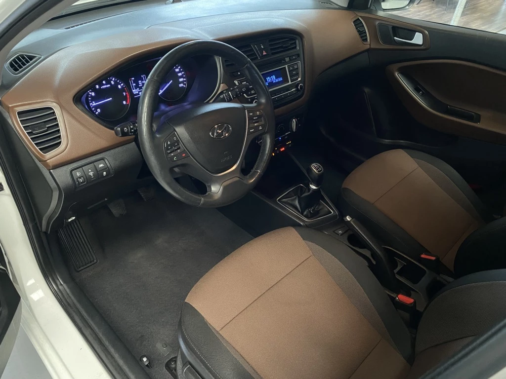 Hoofdafbeelding Hyundai i20