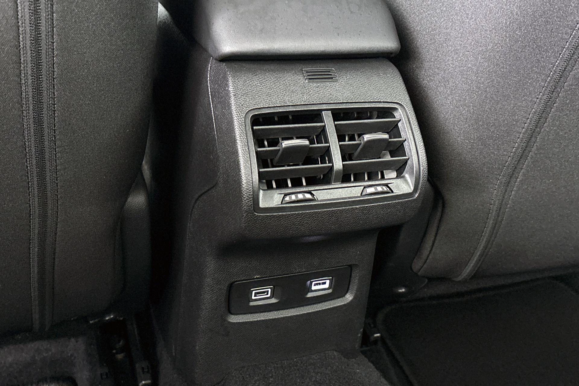 Hoofdafbeelding Citroën ë-C4 X