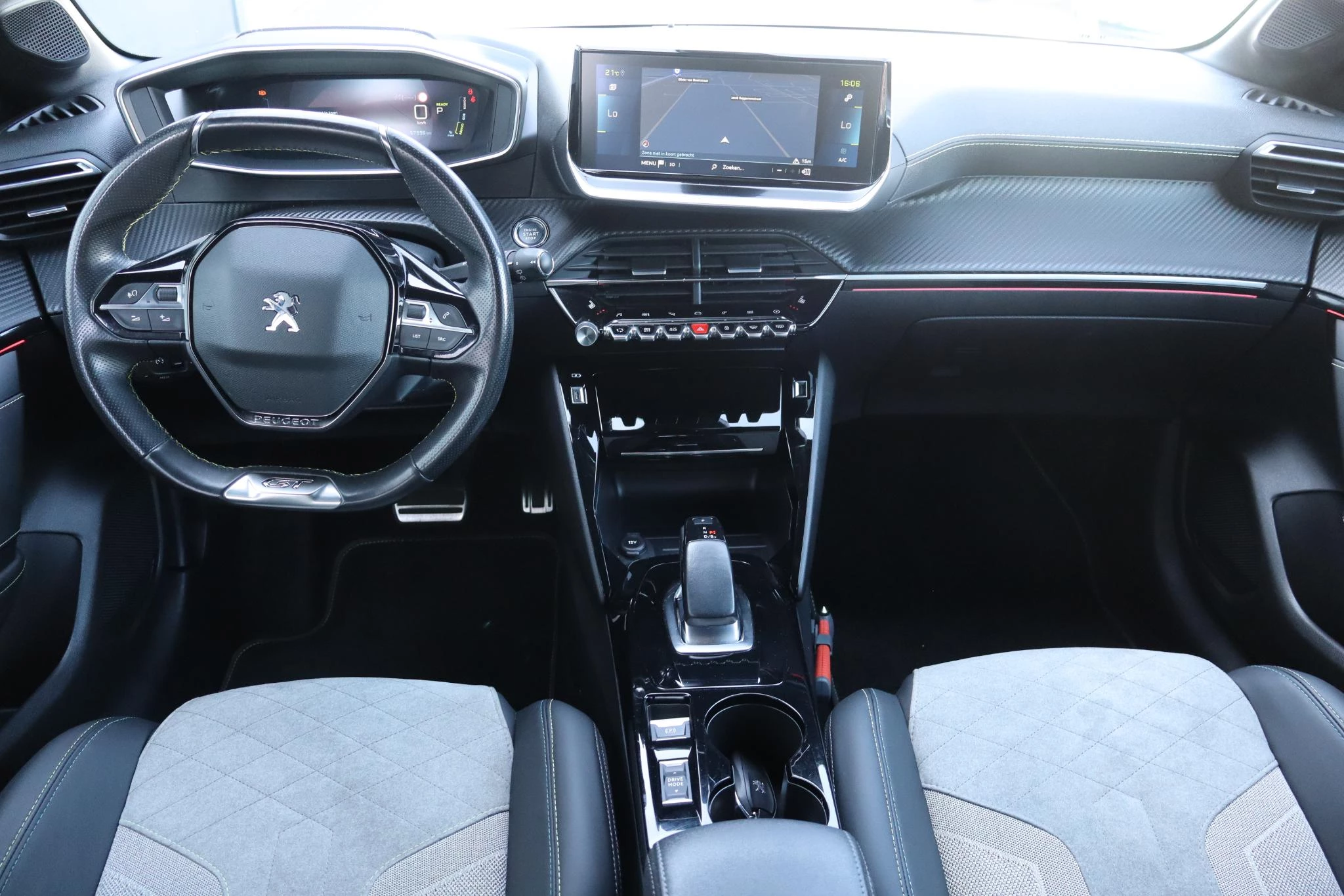 Hoofdafbeelding Peugeot e-208