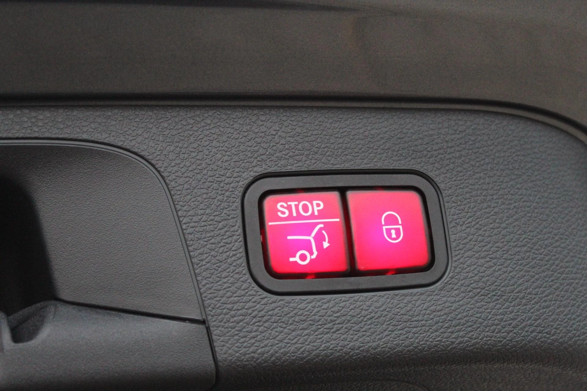 Hoofdafbeelding Mercedes-Benz EQC