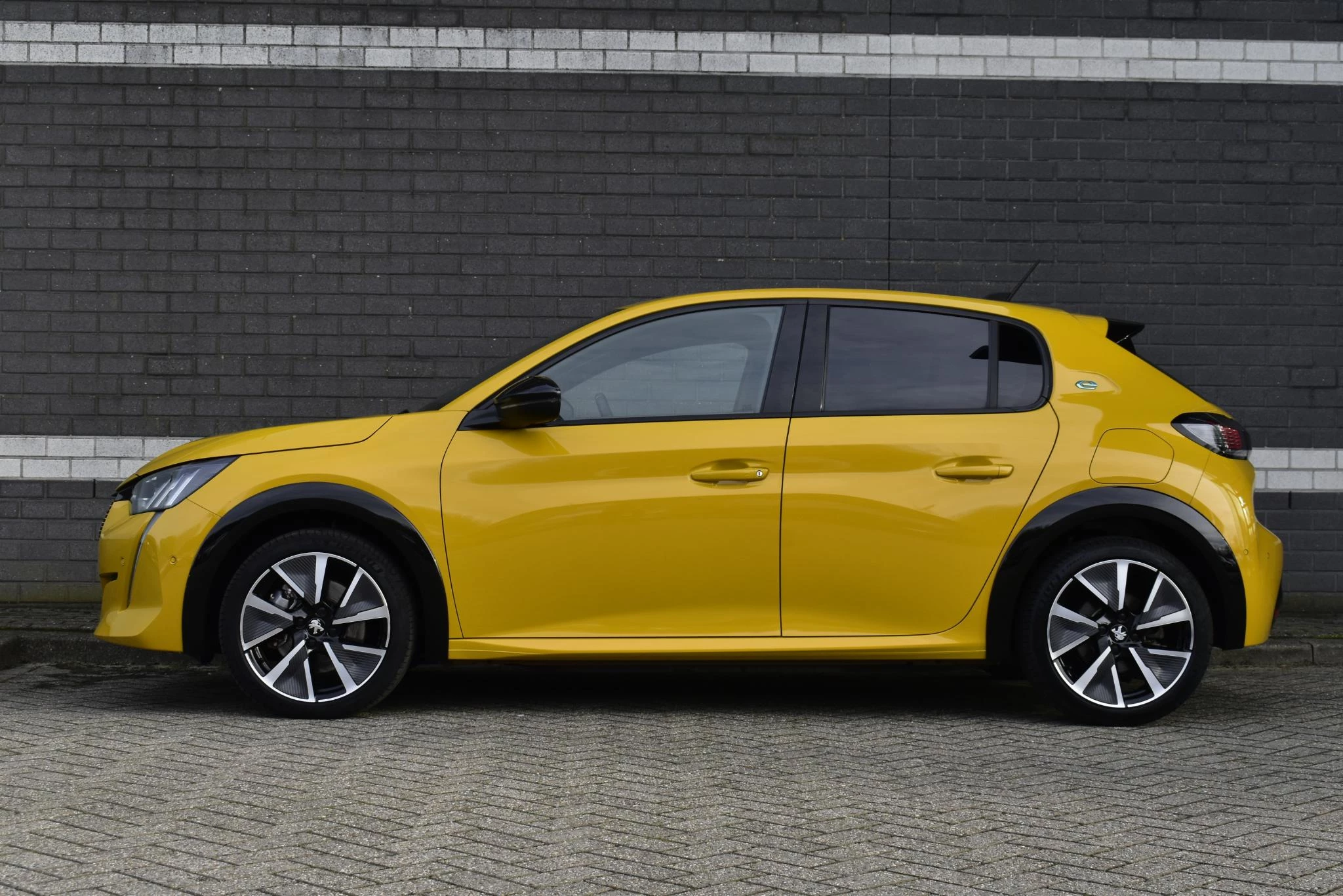 Hoofdafbeelding Peugeot e-208