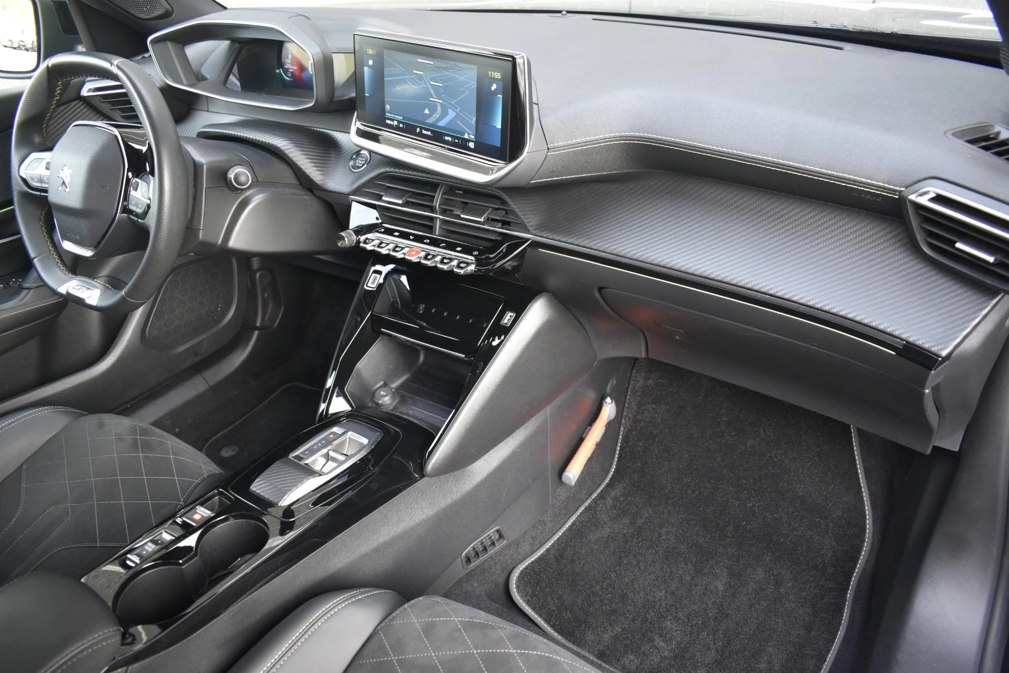 Hoofdafbeelding Peugeot e-2008