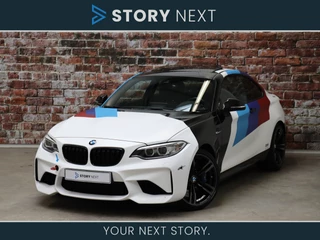 Hoofdafbeelding BMW M2 BMW M2 DCT Coupé / Schuif-/kanteldak / 19 Inch / Harman Kardon / Extra Getint Glas / Leder / Achteruitrijcamera / M Driver's Package / Absolute Motors M Power Livery / Driving Assistant / Stoelverwarming