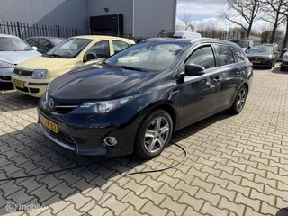 Toyota Auris 1.8 Hybrid Lease Pro