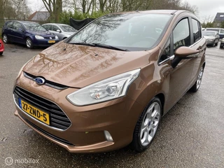 Hoofdafbeelding Ford B-MAX Ford B-Max 1.6 TI-VCT Titanium 122.DKM AUT ECC PANO TREKHAAK + AANGEPAST GASPEDAAL