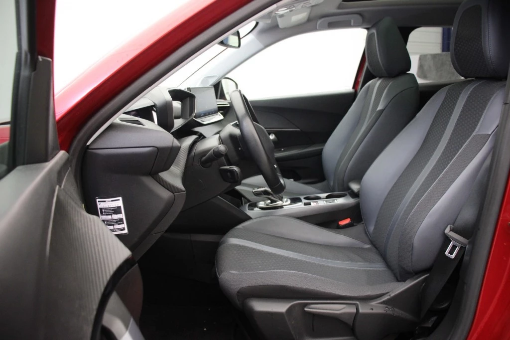 Hoofdafbeelding Peugeot e-2008