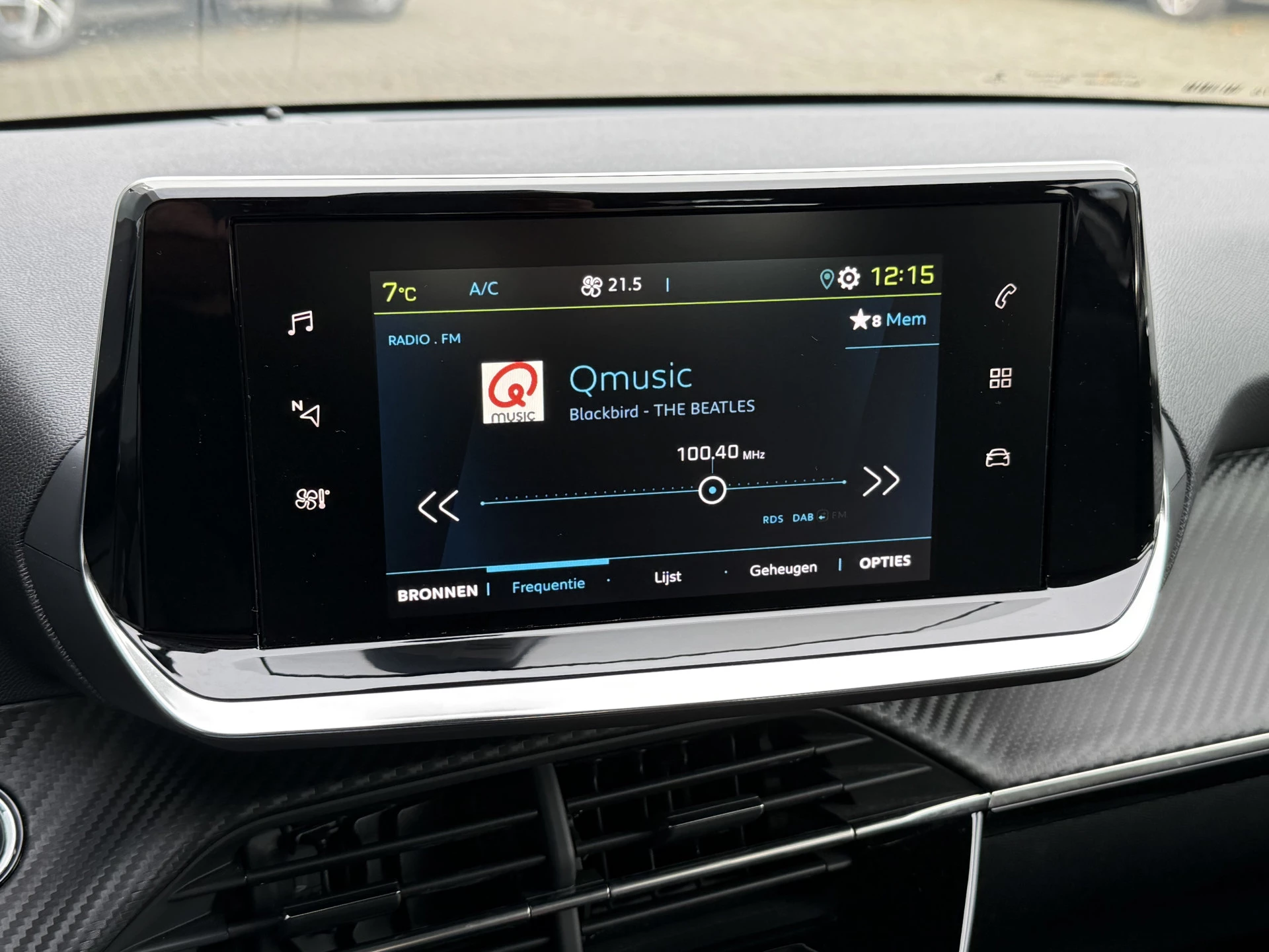 Hoofdafbeelding Peugeot e-208