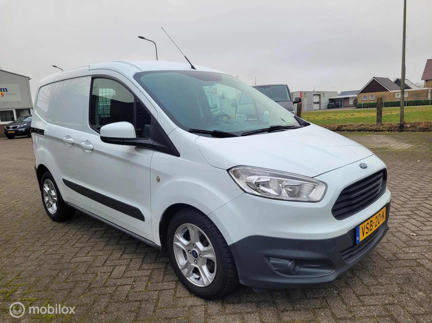Hoofdafbeelding Ford Transit Courier