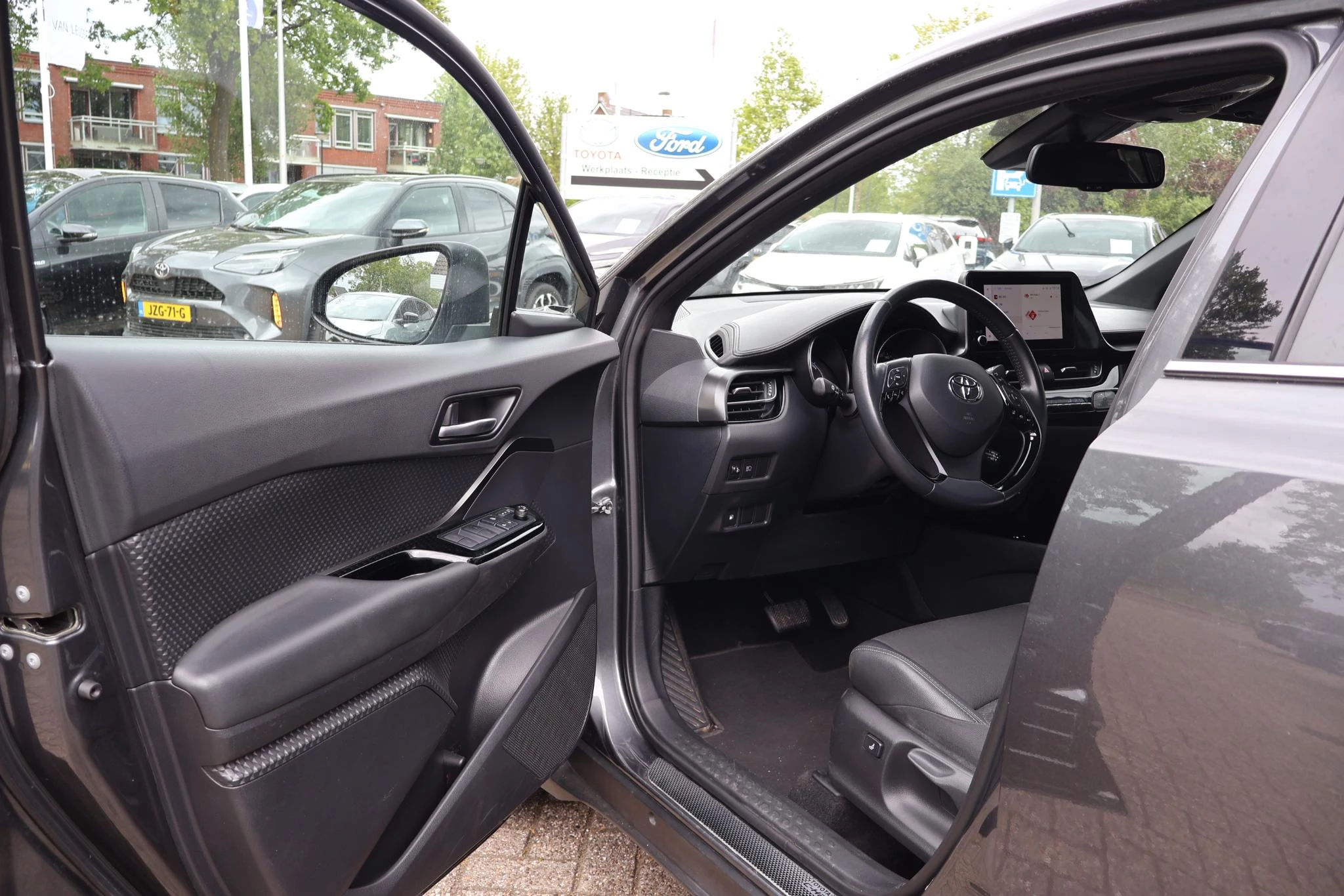 Hoofdafbeelding Toyota C-HR
