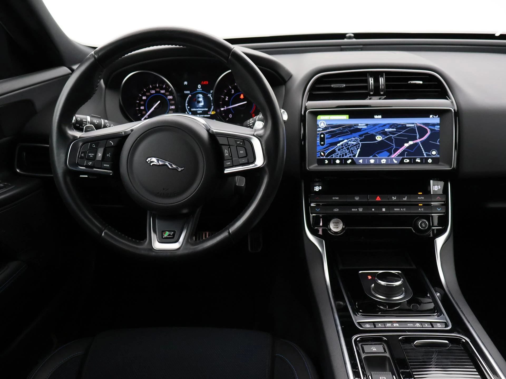 Hoofdafbeelding Jaguar XE
