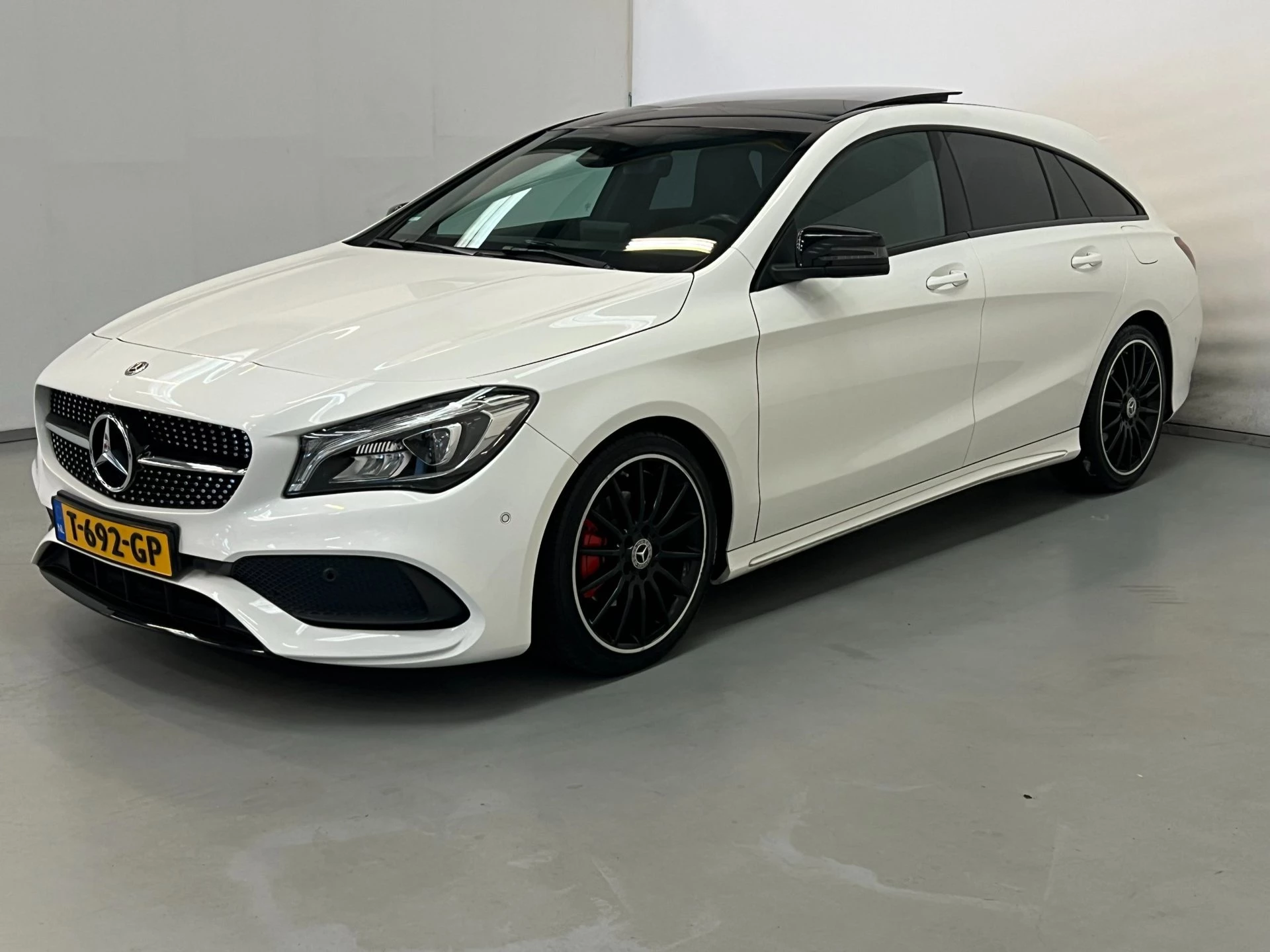 Hoofdafbeelding Mercedes-Benz CLA