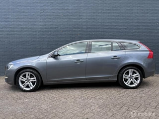 Volvo V60 2.0 T3 Momentum - Volvo dealer onderh.
