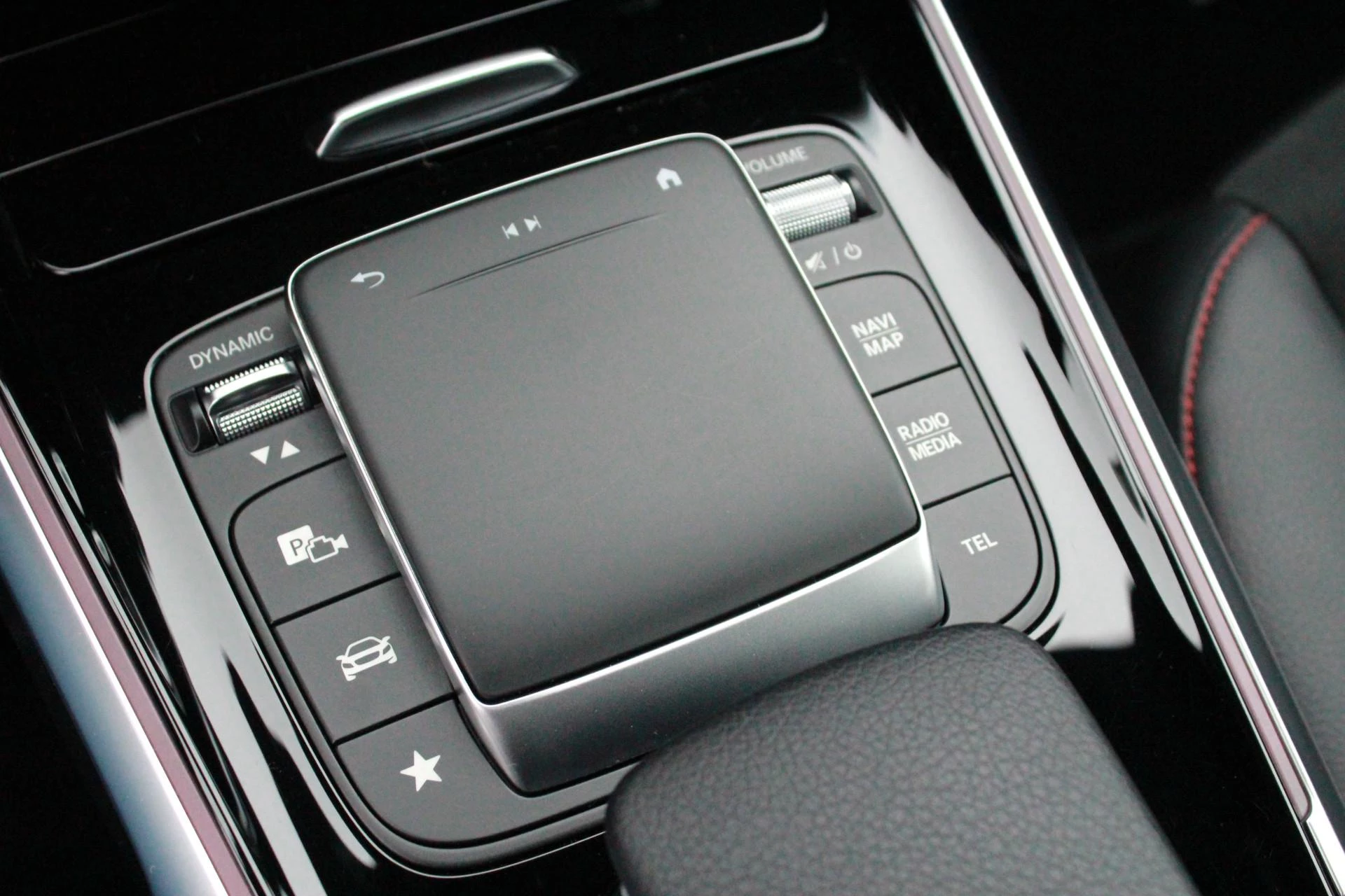 Hoofdafbeelding Mercedes-Benz EQB