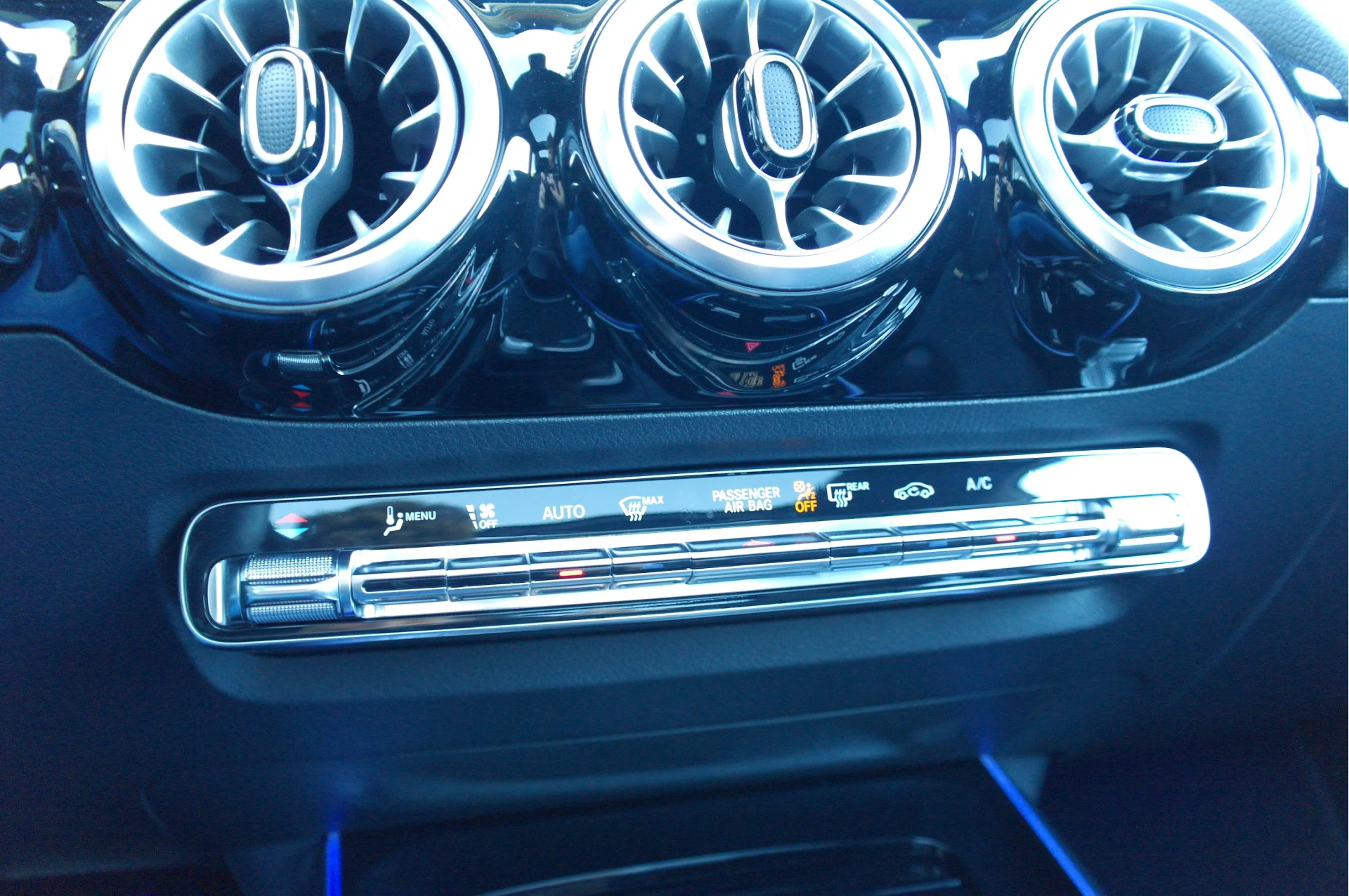 Hoofdafbeelding Mercedes-Benz EQA