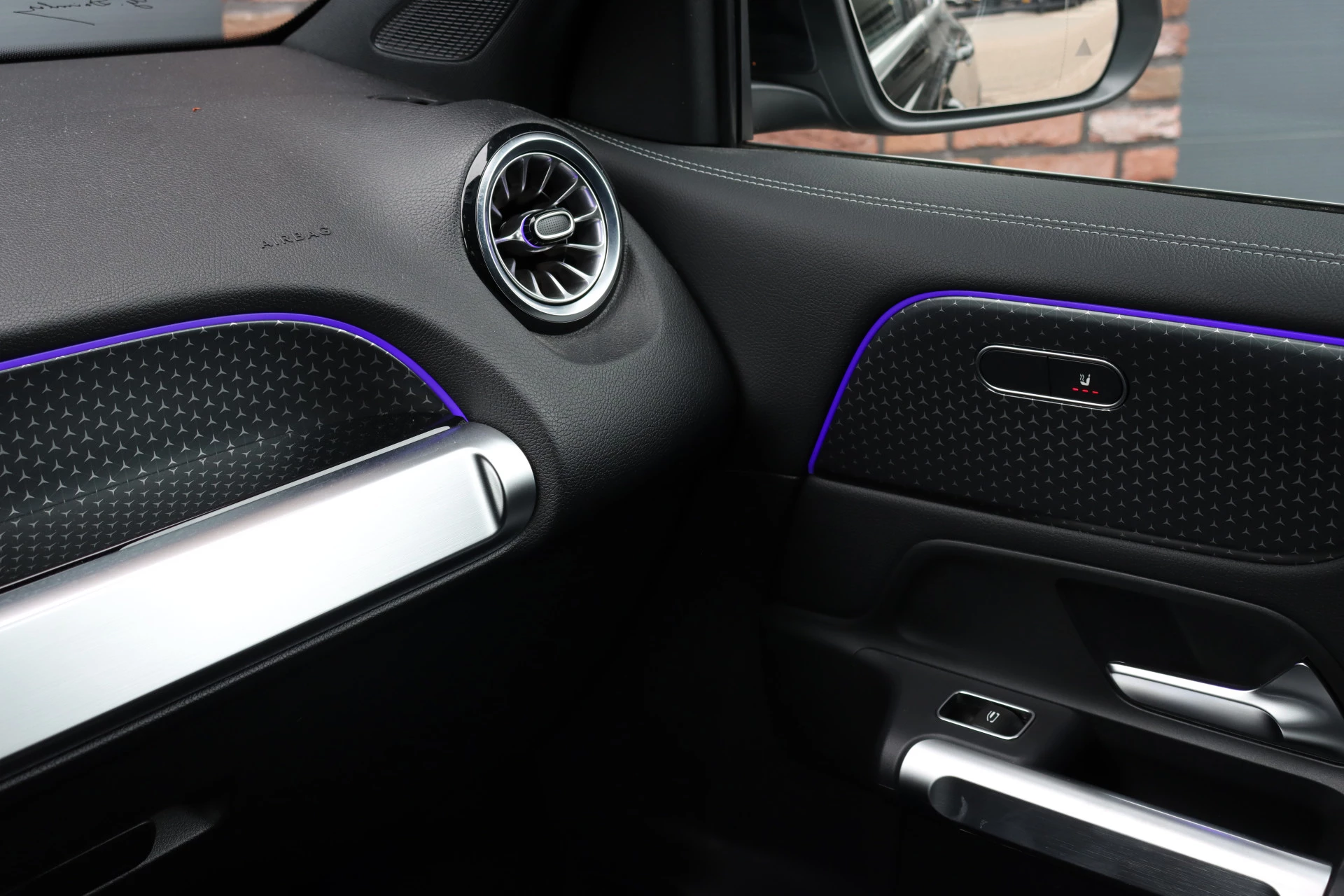 Hoofdafbeelding Mercedes-Benz EQB