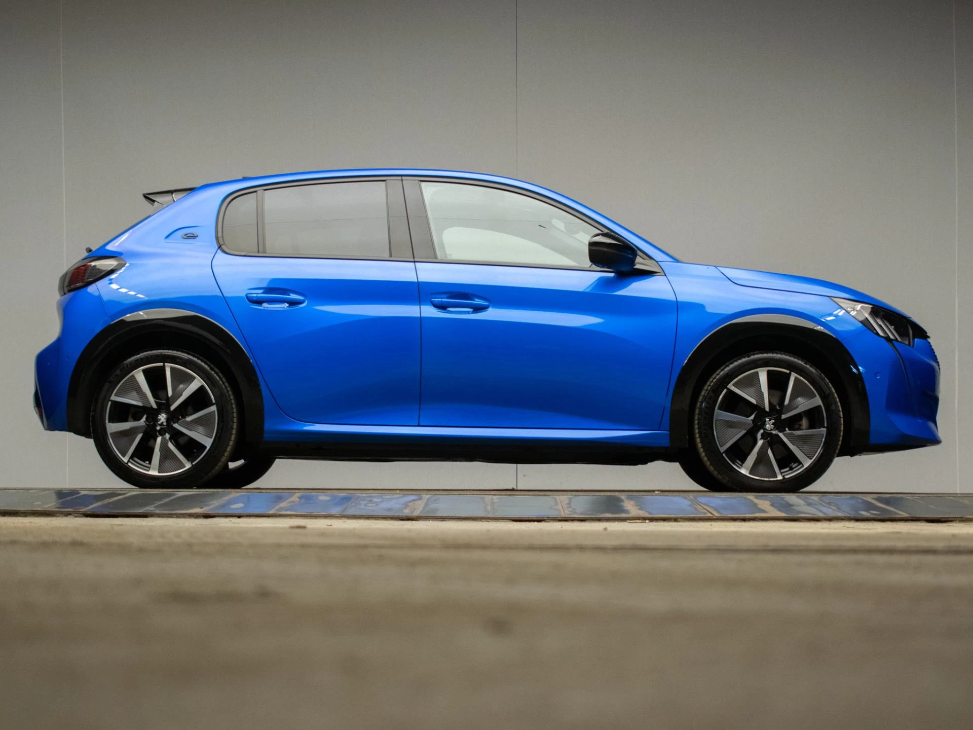 Hoofdafbeelding Peugeot e-208