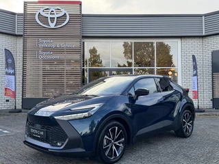 Toyota C-HR HYBRID 140 FIRST EDITION STOEL/STUURVERW BLIND-SPOT PARK-SENSOREN EL-ACHTERKLEP NAVI APPLE/ANDROID 18" LM-VELGEN