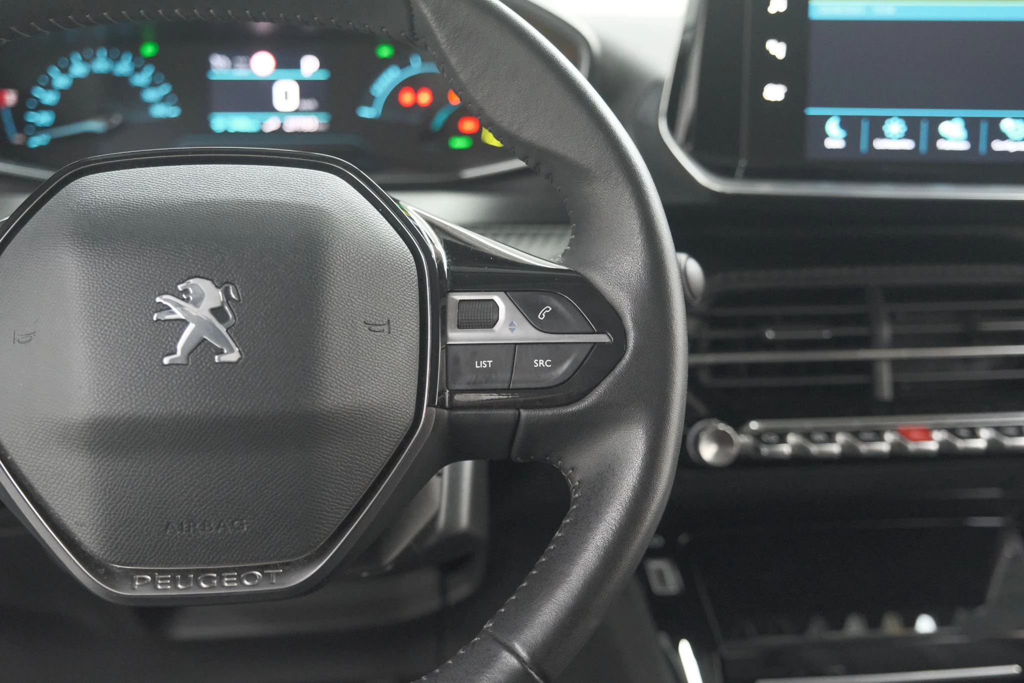 Hoofdafbeelding Peugeot e-2008