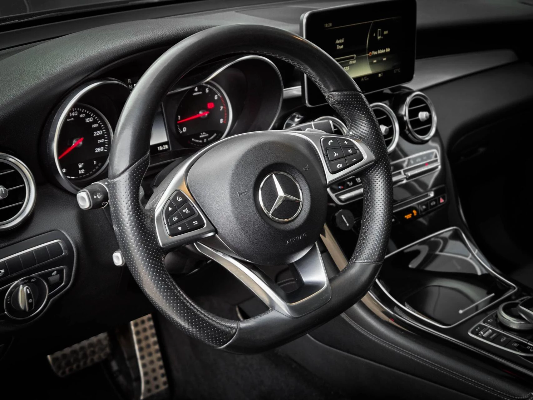 Hoofdafbeelding Mercedes-Benz GLC