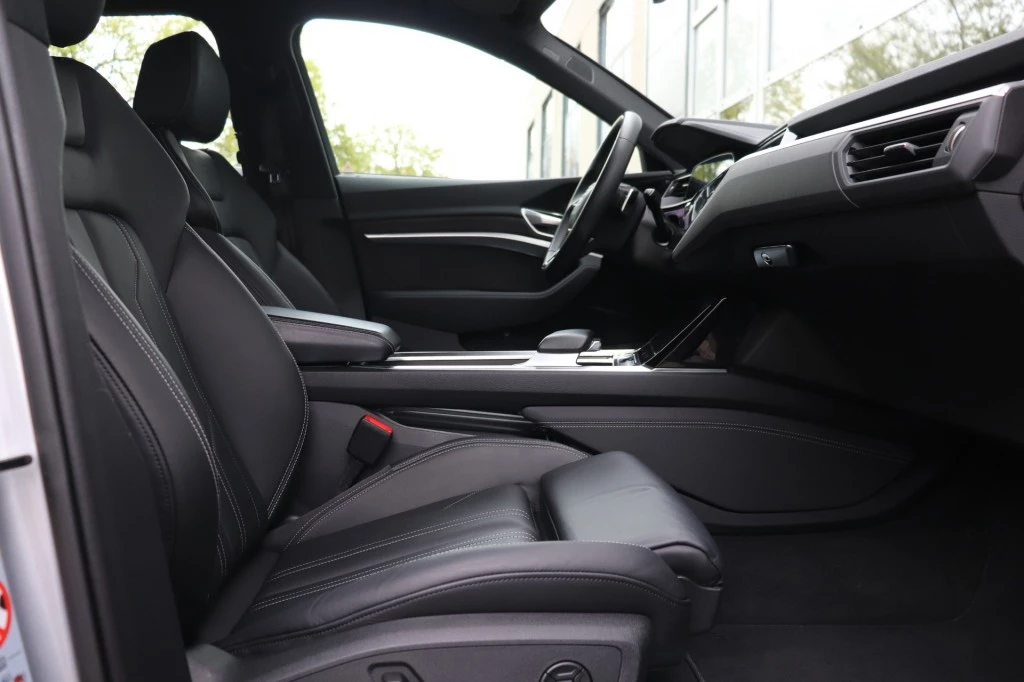 Hoofdafbeelding Audi e-tron