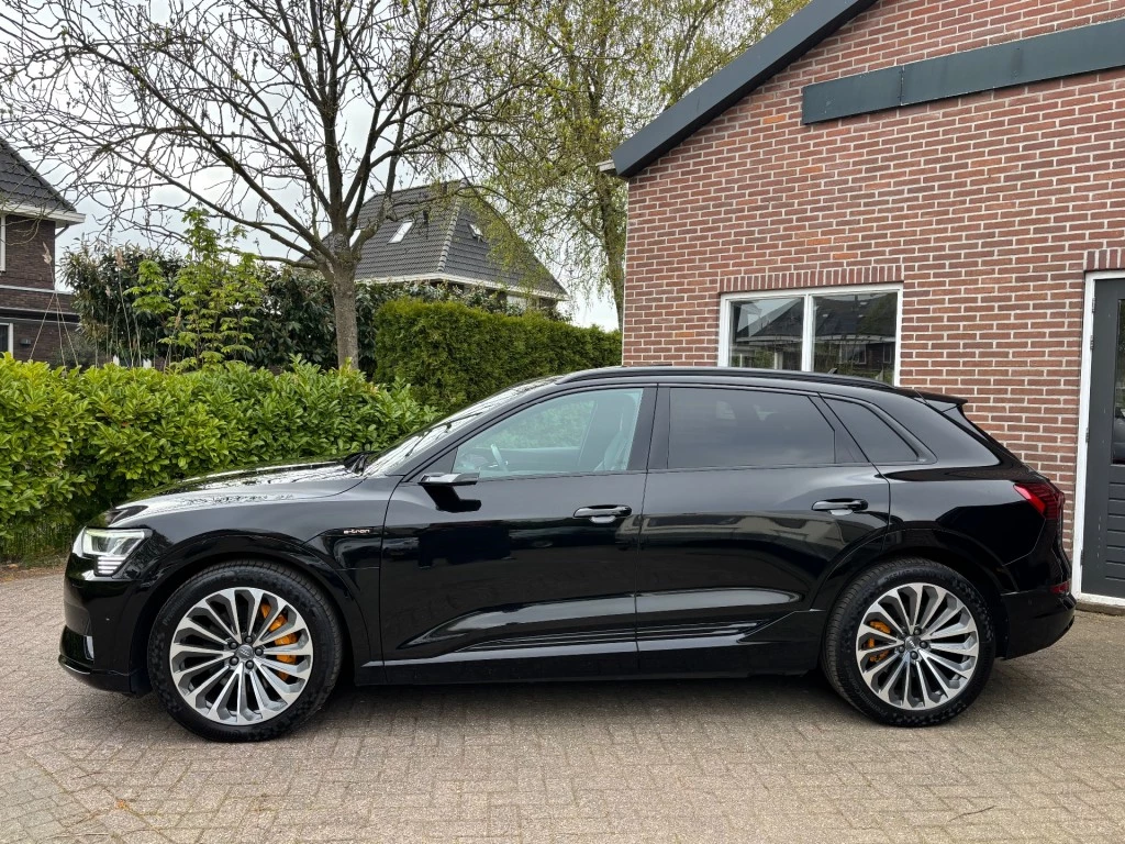Hoofdafbeelding Audi e-tron
