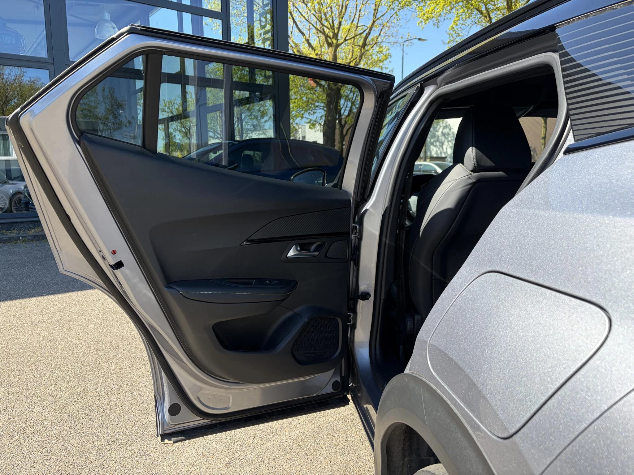 Hoofdafbeelding Peugeot e-2008
