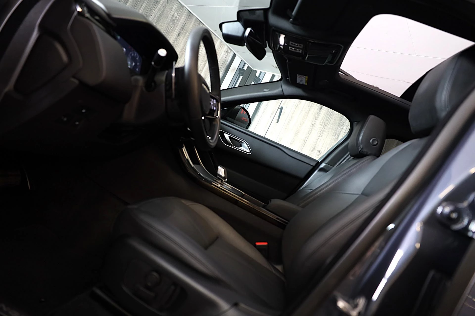 Hoofdafbeelding Land Rover Range Rover Velar