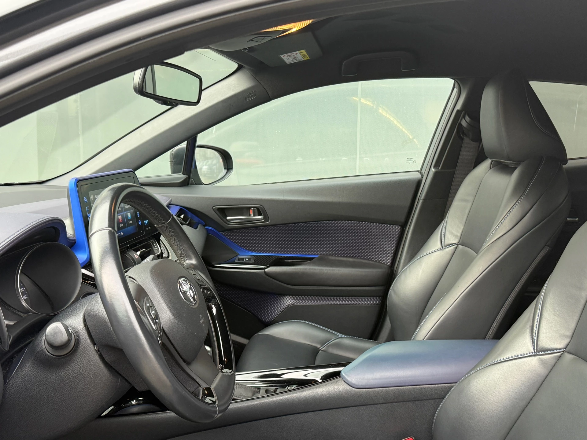 Hoofdafbeelding Toyota C-HR