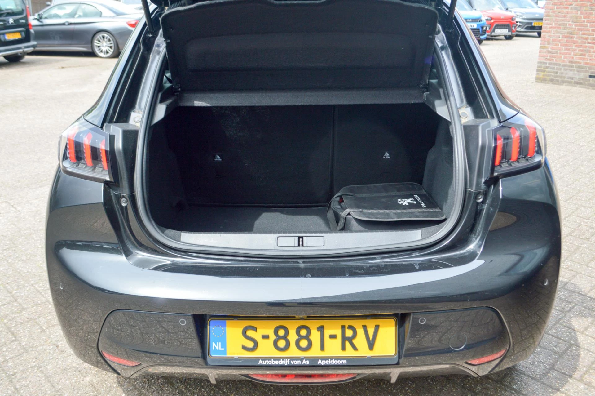 Hoofdafbeelding Peugeot e-208