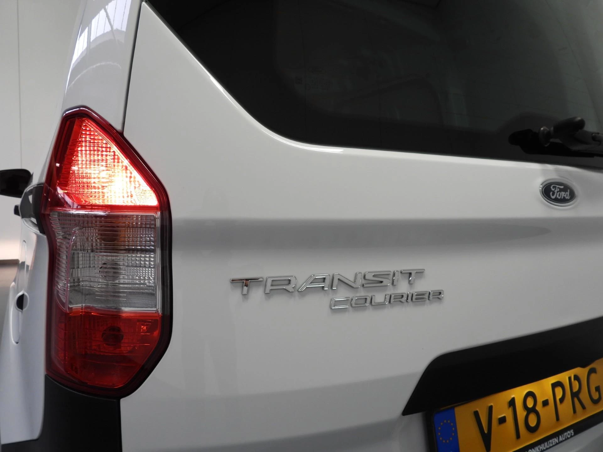 Hoofdafbeelding Ford Transit Courier