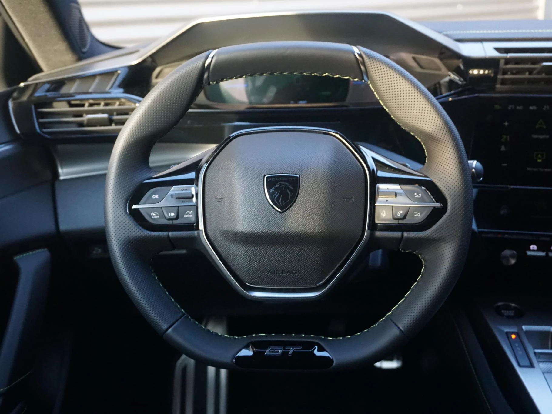 Hoofdafbeelding Peugeot e-308