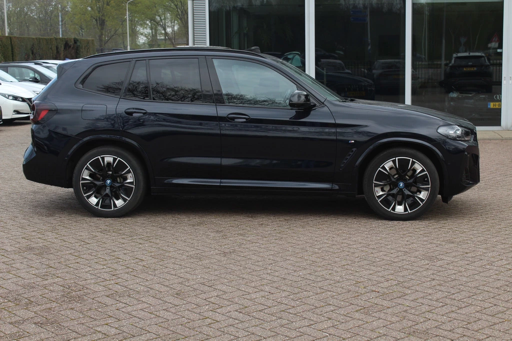 Hoofdafbeelding BMW iX3