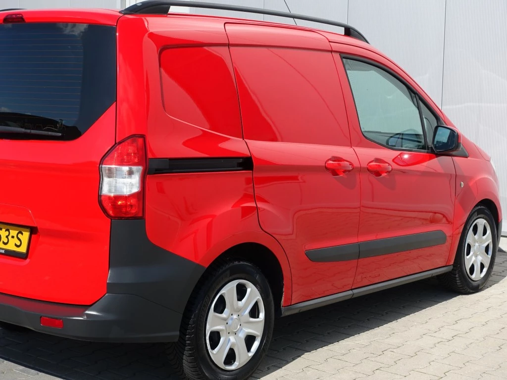 Hoofdafbeelding Ford Transit Courier
