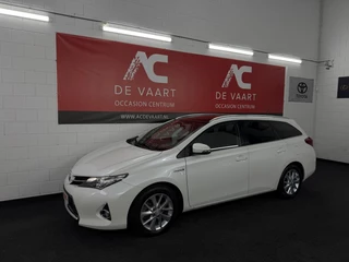 Hoofdafbeelding Toyota Auris Toyota Auris 1.8 Hybrid Lease+ - NAVI/PANODAK/CAMERA/NAP