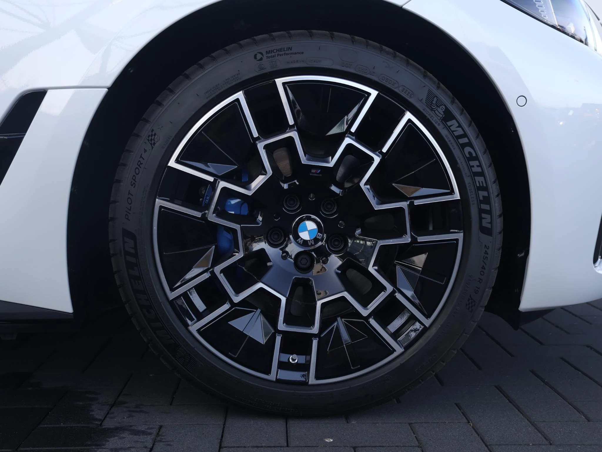 Hoofdafbeelding BMW i4
