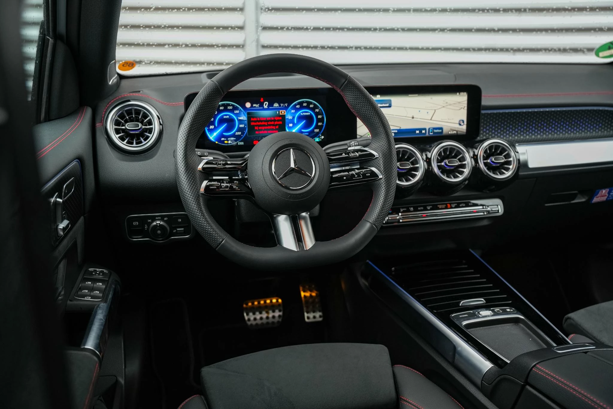 Hoofdafbeelding Mercedes-Benz EQB