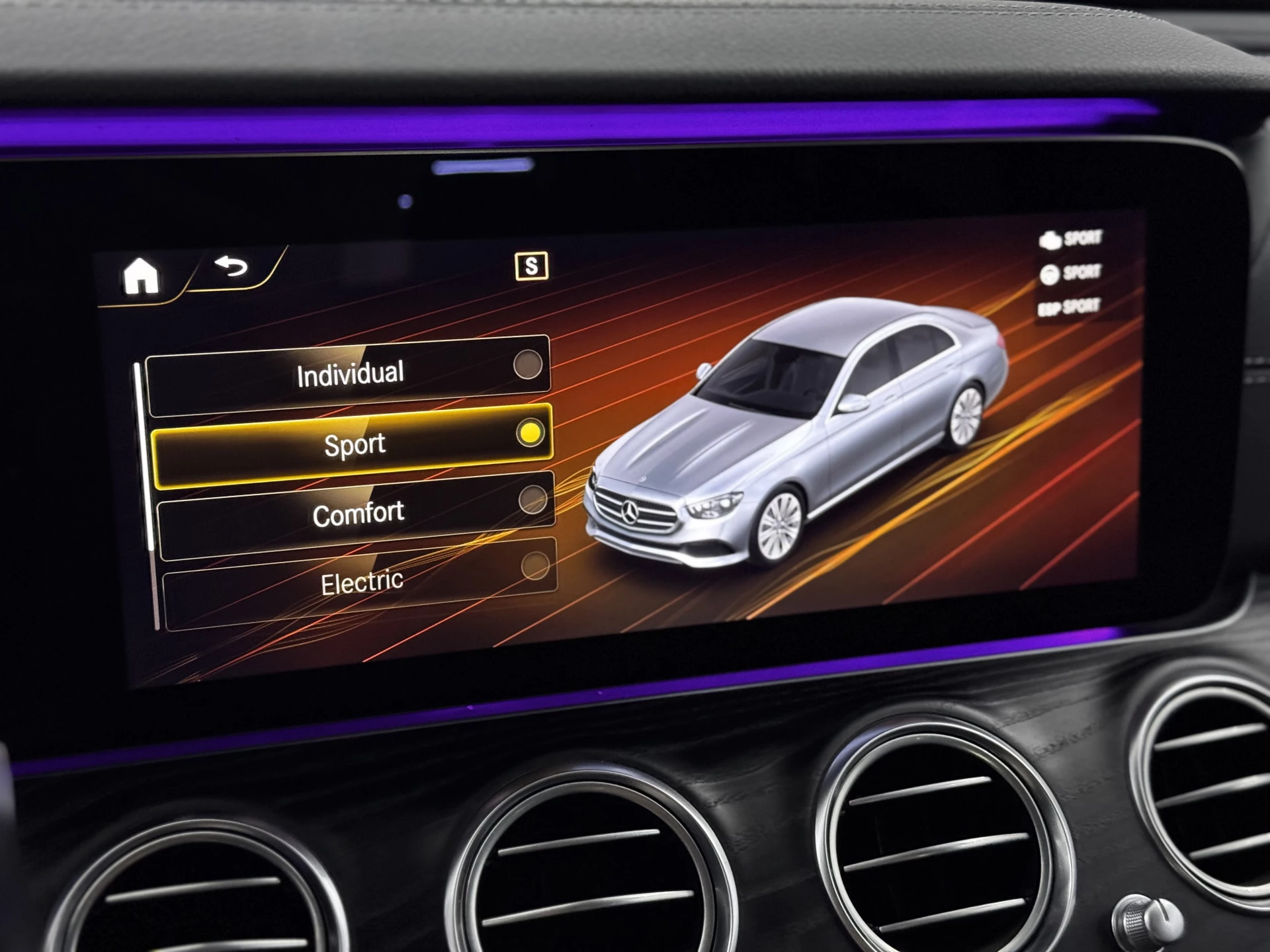 Hoofdafbeelding Mercedes-Benz E-Klasse