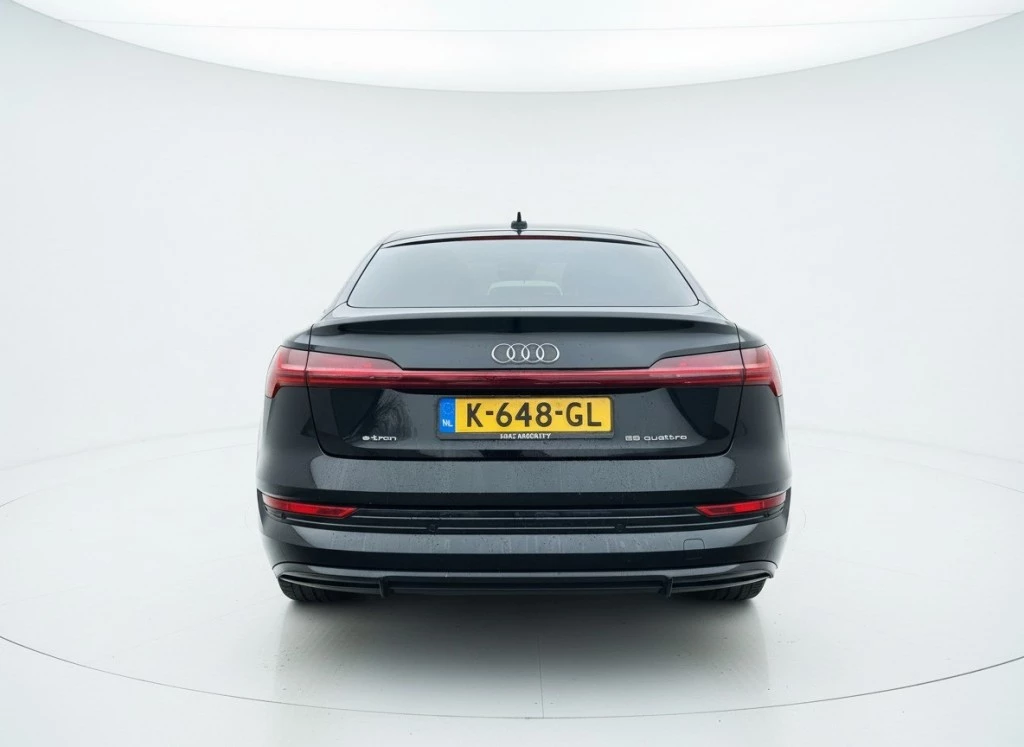 Hoofdafbeelding Audi e-tron