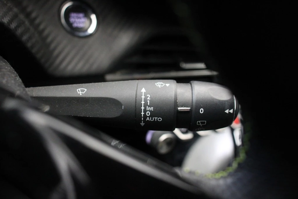 Hoofdafbeelding Peugeot e-2008