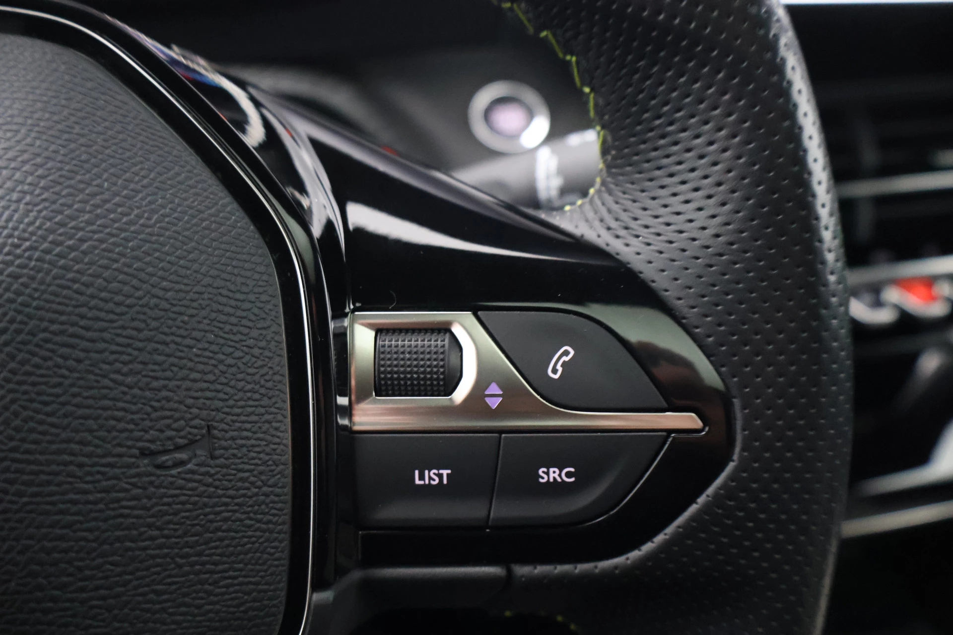 Hoofdafbeelding Peugeot e-2008