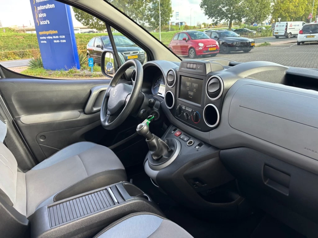 Hoofdafbeelding Peugeot Partner