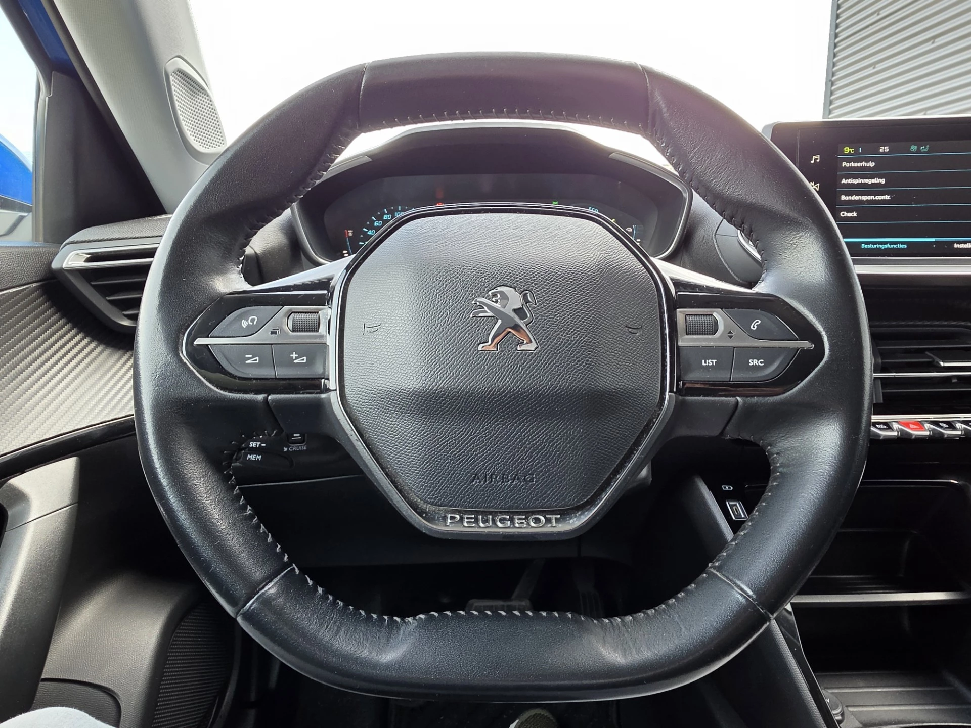 Hoofdafbeelding Peugeot e-2008