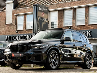 BMW X5 xDrive45e High Exe M-Sport ORG NL PANO HARMAN KARDON HUD 360 CAMERA MEMORY STOEL BOMVOL!!!
