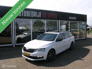 Hoofdafbeelding Škoda Octavia Skoda Octavia Combi 1.5 TSI Sportline Pano/Leder/19Inch/Metallic-lak