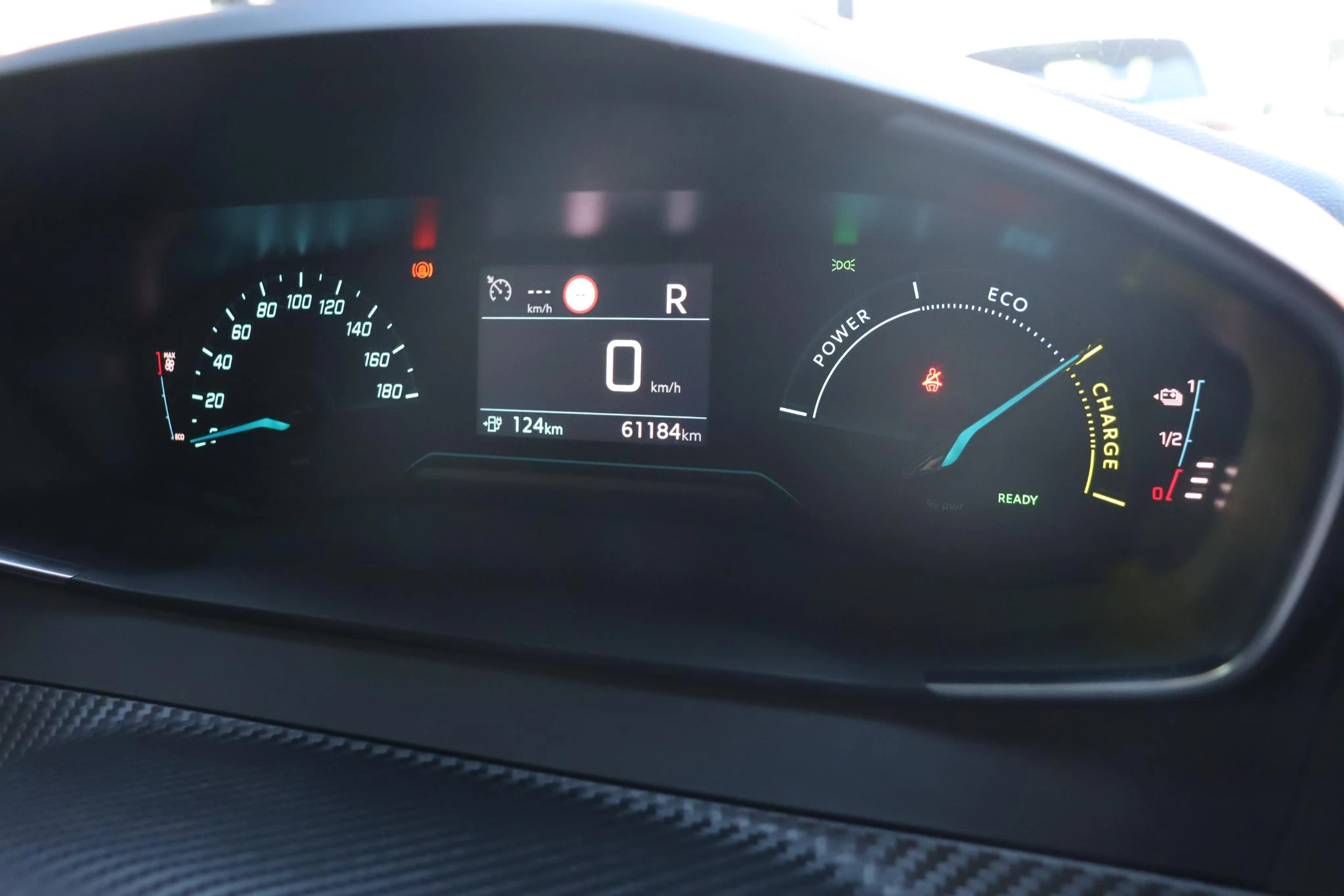 Hoofdafbeelding Peugeot e-2008