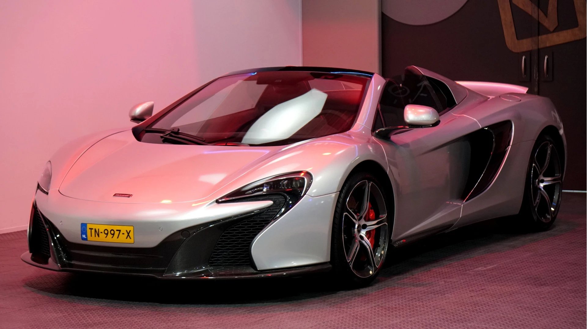 Hoofdafbeelding McLaren 650S