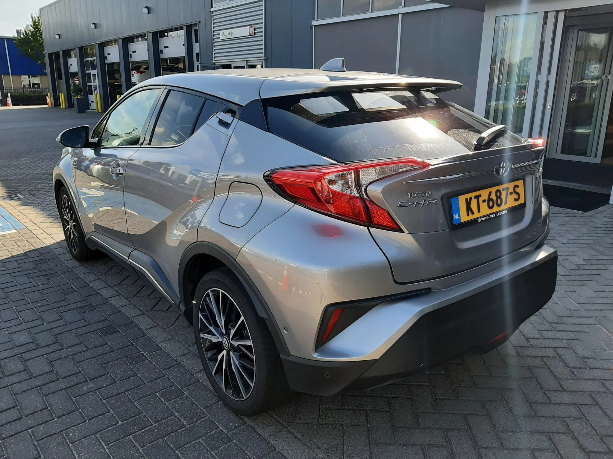 Hoofdafbeelding Toyota C-HR