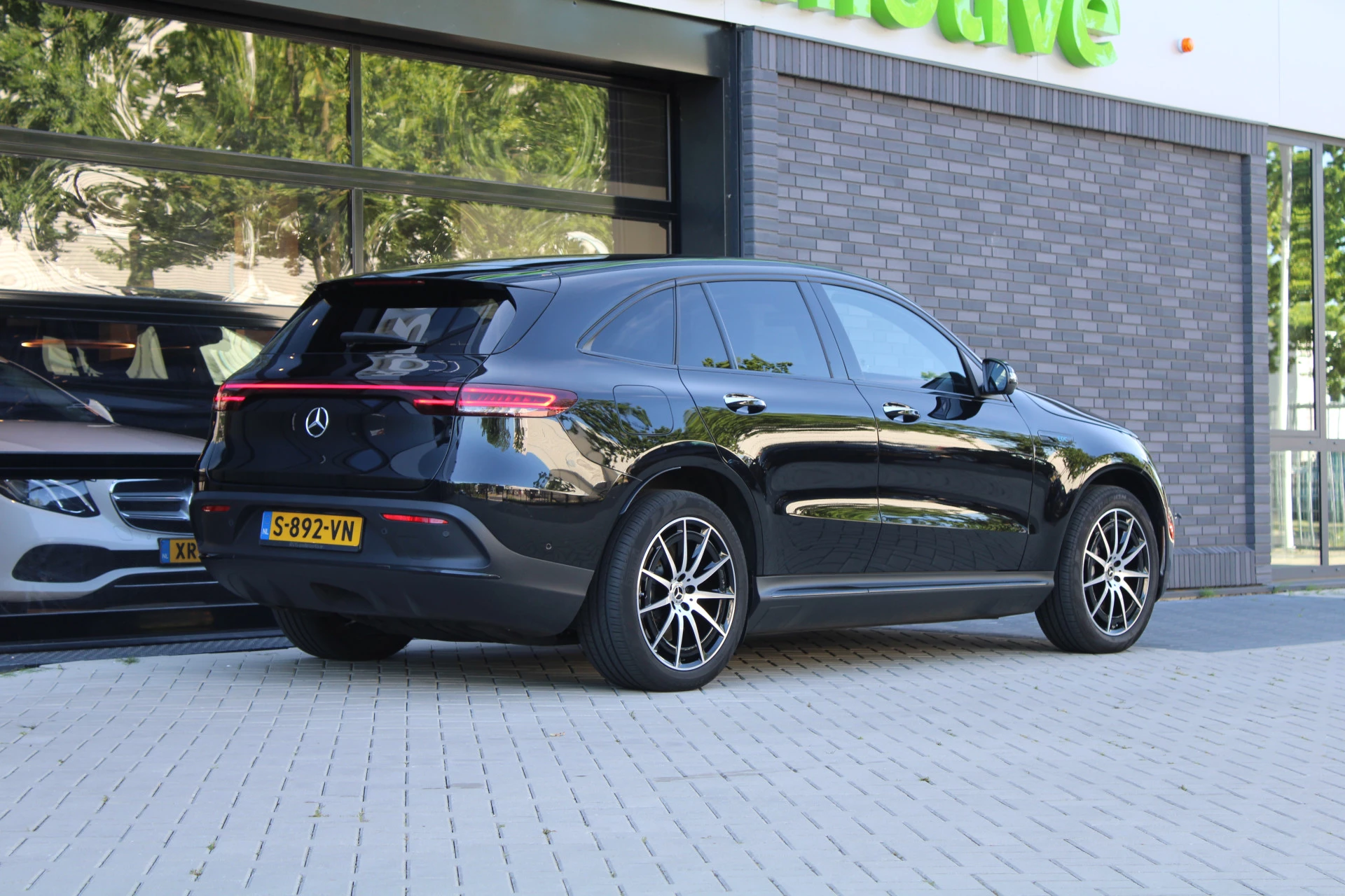 Hoofdafbeelding Mercedes-Benz EQC