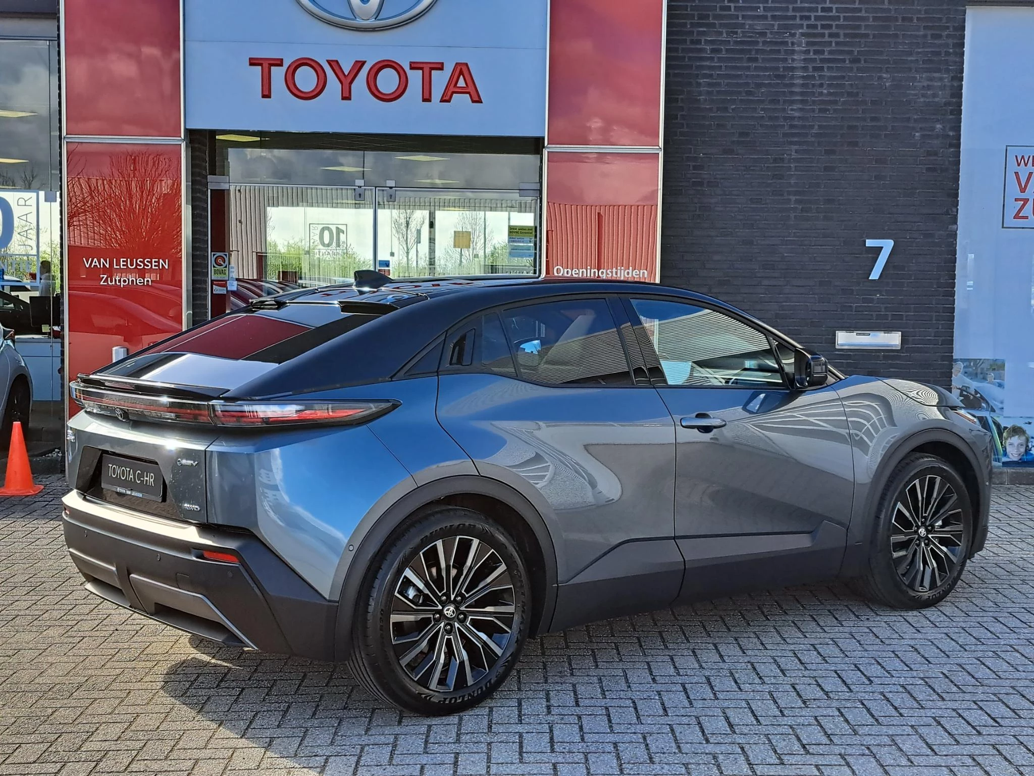 Hoofdafbeelding Toyota C-HR+